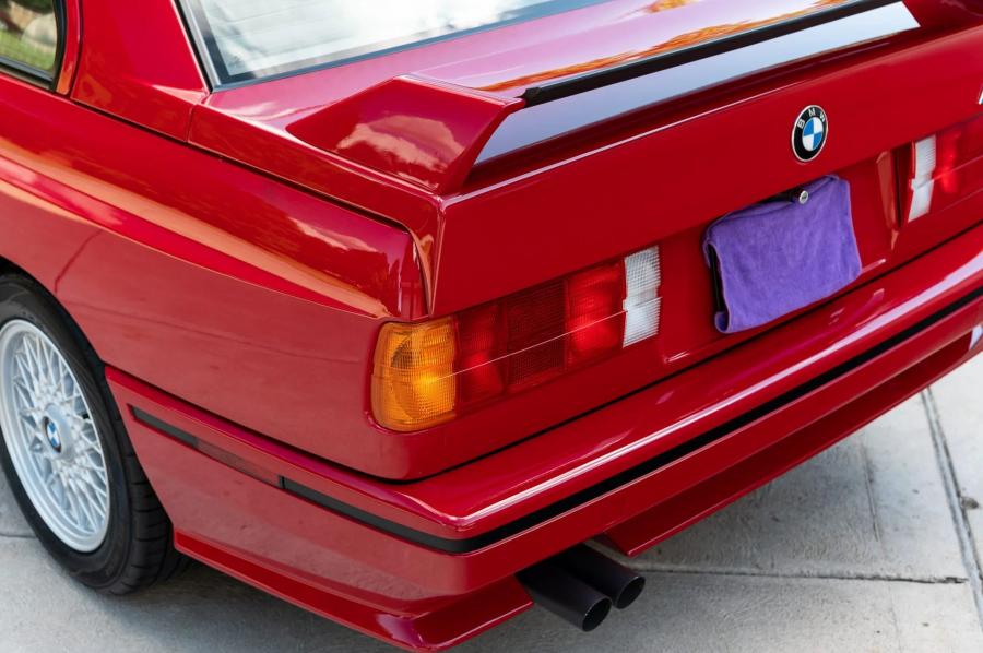Детали экстерьера BMW M3 Coupe (E30) 1988 года  (NA) (фото 38 из 231)